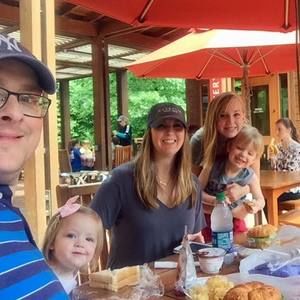 Meet your Posher, Holly